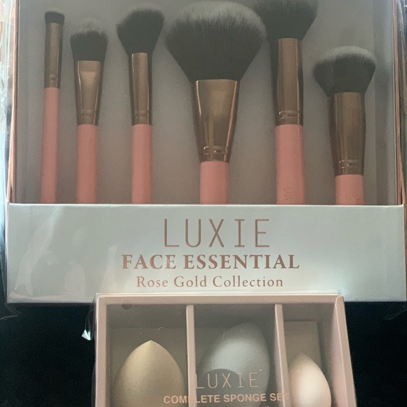 Luxie Other - LUXIE brush and sponge set ✨